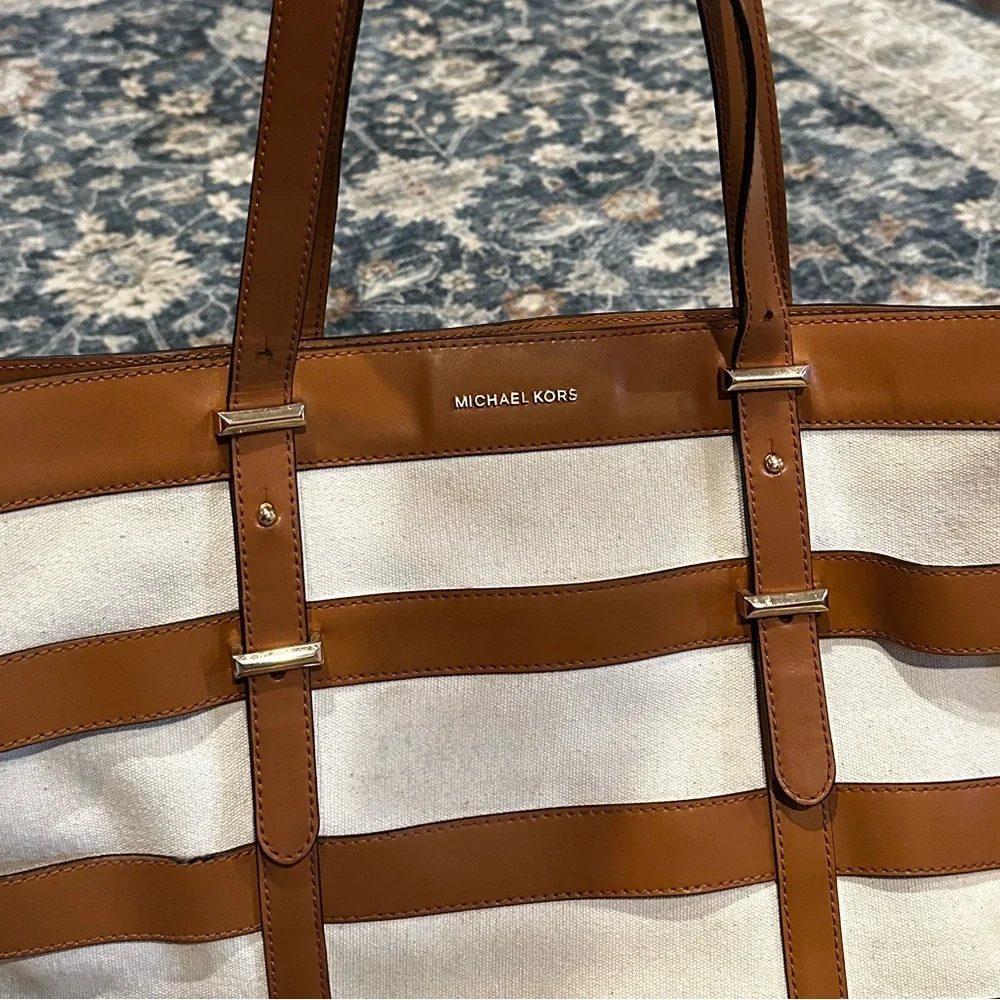 Michael Kors Tan and Cream Cage Tote - Picture 5 of 15